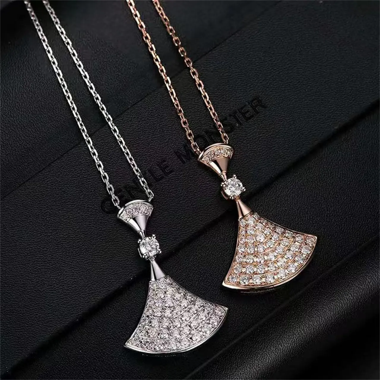 New dress dimond Pendant Necklaces for classical women Elegant Necklace Highly Quality Choker chains Designer Jewelry 18K Plated gold girls