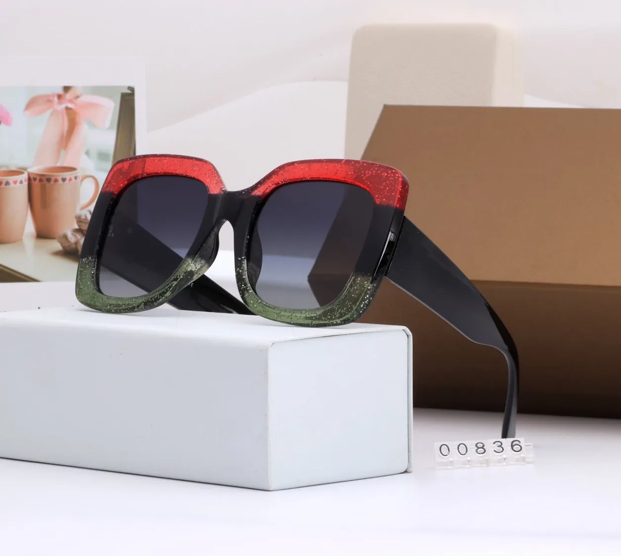 Las mejores gafas de sol de lujo para mujer Classic Oversize Square 0083S 008 Black Frame con Gray Gradient Lens Gafas de sol