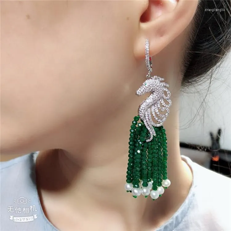 Dingle ￶rh￤ngen naturlig rund fasetterad r￶d/bl￥/gr￶n jade silver pl￤terad CZ Pave Sea Horse