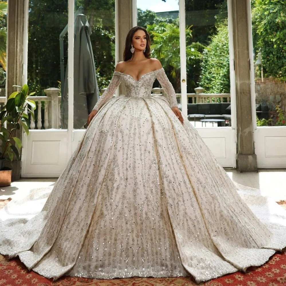 Abiti da sposa Dubai Abiti da sposa a maniche lunghe Abito da ballo di lusso con perline Arabo con spalle scoperte Chiesa Vestido de Noiva