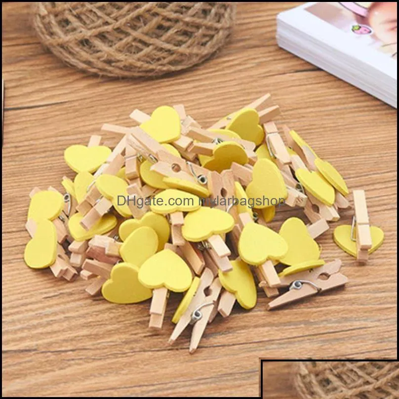 Décoration de fête Décoration de fête Vente 50 Pcs / Pack Mini Coeur Amour Vêtements En Bois Po Papier Peg Pin Pince À Linge Artisanat Carte Postale Clips Ho Dhtuk