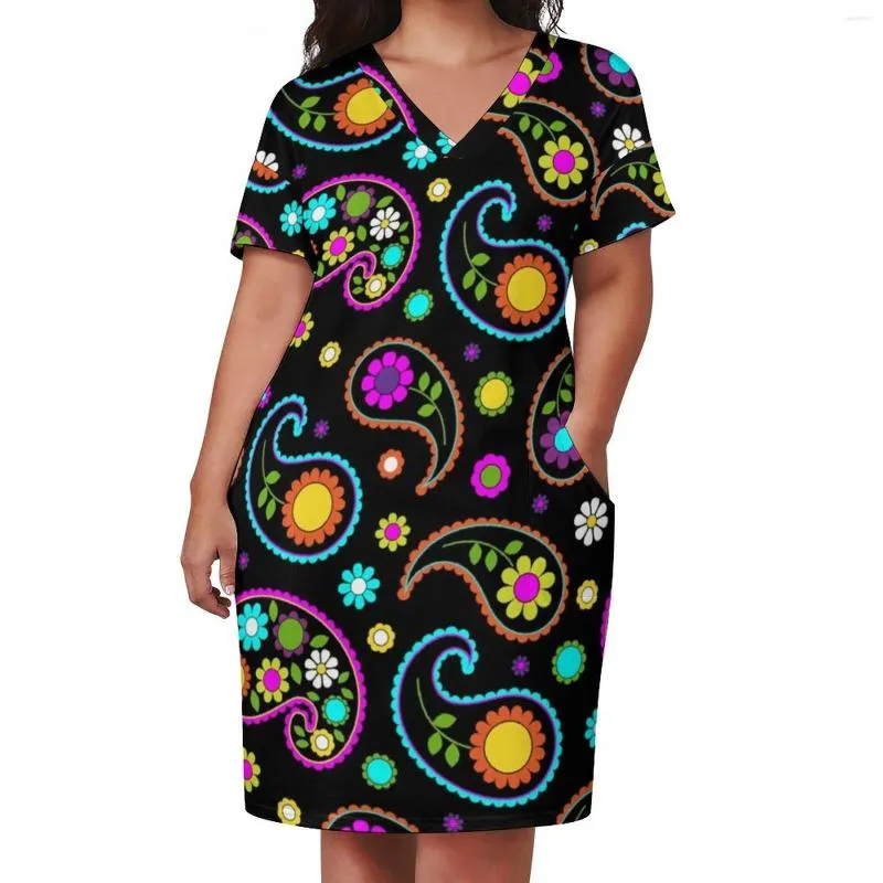 Plus Size Kleider Retro Groovy Hippie Kleid Paisley Blumendruck Street Fashion Casual Frau Urlaub Kurzarm Süßes Geschenk