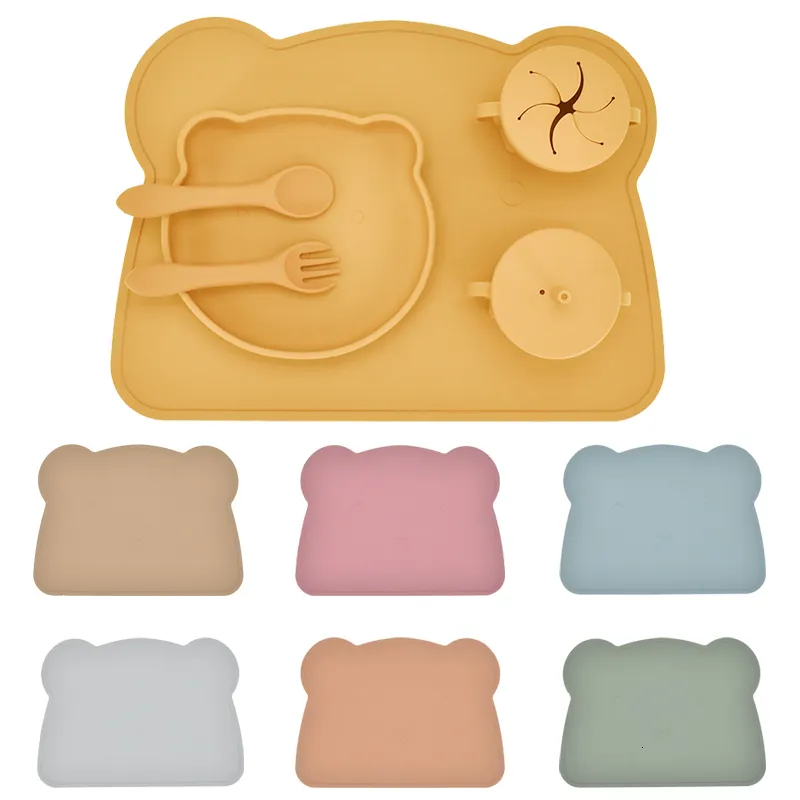 Tasses Vaisselle Ustensiles Couverture de qualité alimentaire Tapis de table Vaisselle pour enfants Pad Napperon en silicone Baby Feeding Stuff 221117