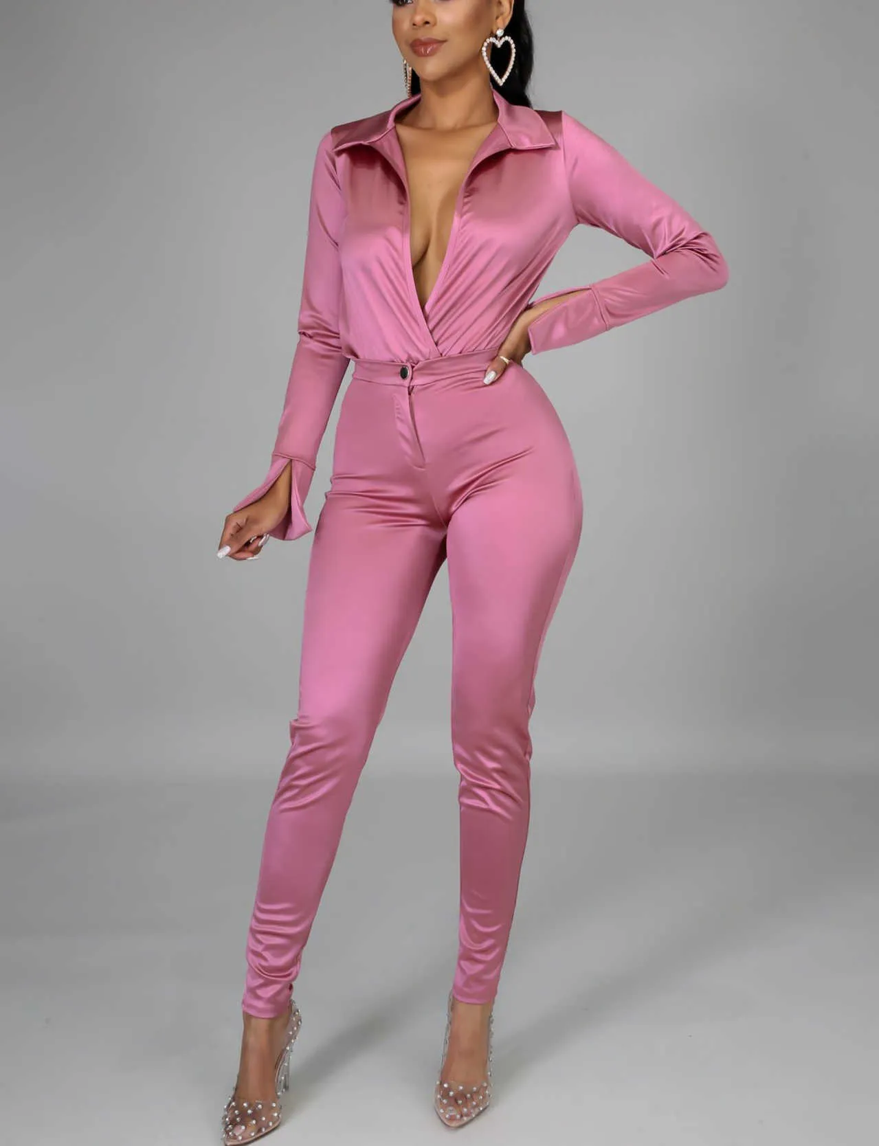 Kvinnors tvåbitar byxor Seigurhry Women 2 Piece Outfits Set Satin Sexig Deep V Neck Long Sleeve Shirt med magra pennbyxor Bodycon Rompers Suits T221012