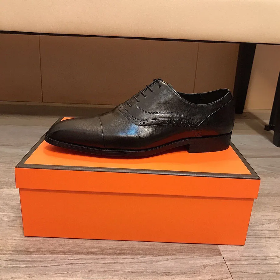 2022 Sapatos formais de vestido de vestido artesanal estilo brogue genuíno Sapatos de casamento de couro designer de marca de marca de lazer de malha de malha oxfords tamanho 38-45 mmkj00008