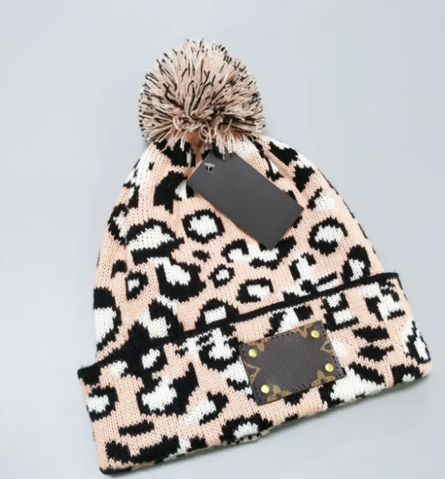 Дизайнер леопардовый печать мех шерстяная шерстяная шляпа Женская осень и зимняя шляпа хипстерских шапок Всебовные модные теплые рукава