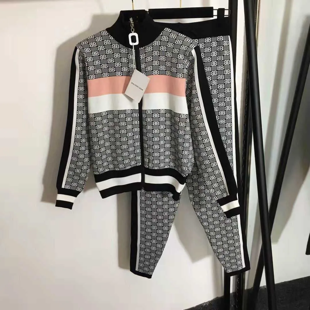 Pantaloni a due pezzi da donna Namou Drane Spring Suit 2022 New Internet Celebrity maglione lavorato a maglia Pantaloni sportivi moda casual a due pezzi Set di stile straniero T221012