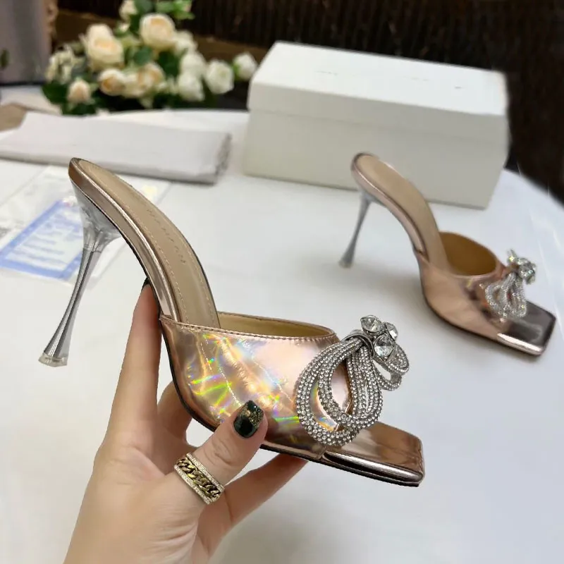 Tasarımcı Beach Rainbow Terlik Yaz Kadınlar Rhinestone Bowknot Sandalet Seksi Yüksek Topuklu Altın Glitter Ayakkabı