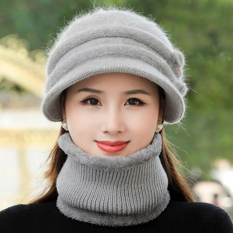 Beanie/Skull Caps Women Winter Hat Keep Warm Cap Add Fur  display picture 1