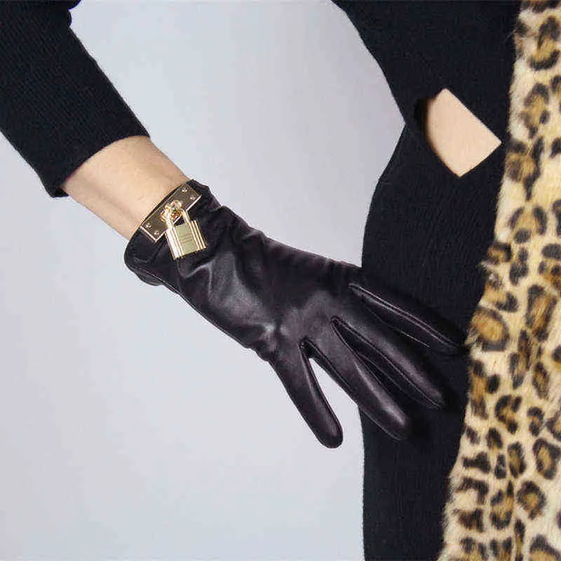 セット帽子スカーフセット5本の指の手袋豪華なメタルロック女性用シープスキンタッチスクリーングローブ冬の温かいベルベット並んで本物のリー