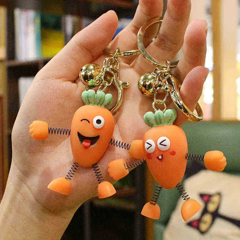 Keychains New Cartoon Spring Carrot Keychain Cute Doll Resin Bag Car Pendant Couple Friends Family Trend Fashion Gift T220909
