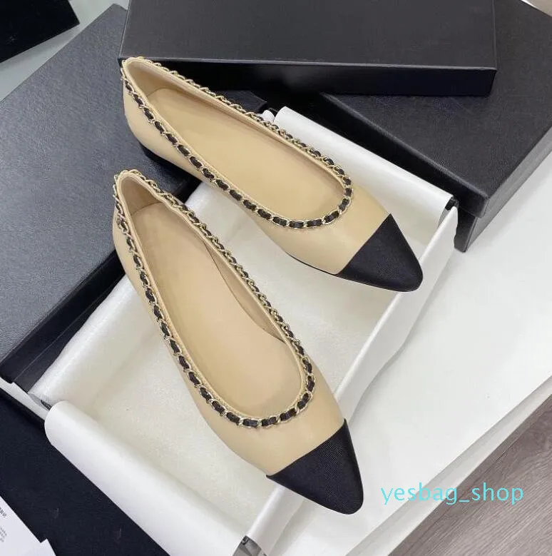Accents Flats Chaussures en cuir Designers Shoe Nude Smooth Chain Garniture Amande Femmes Luxury Cruise Chain-Link Grosgrain Cap Factory Chaussures