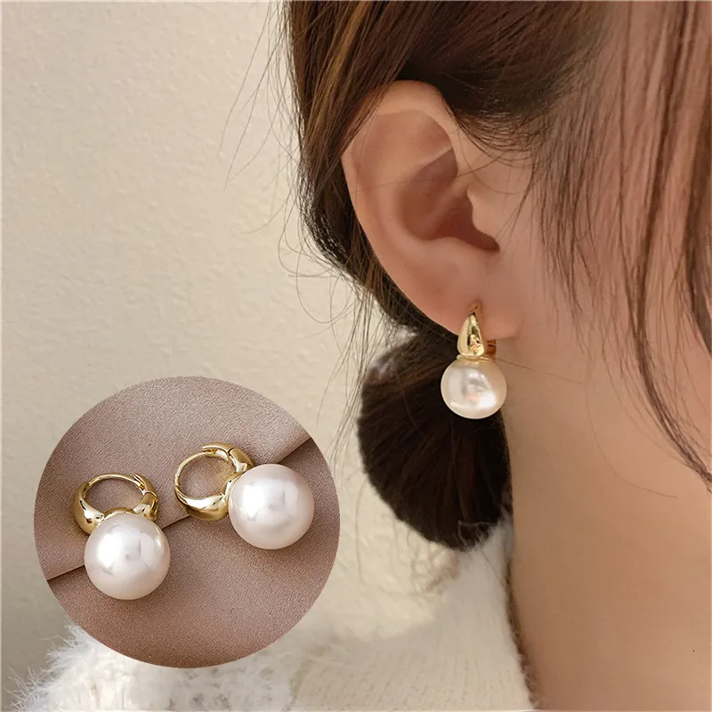 Hoop Huggie Cute Pearl Studs Earrings for Women Gold Color Eardrop Minimalist Tiny s Wedding Fashion Jewelry 221119