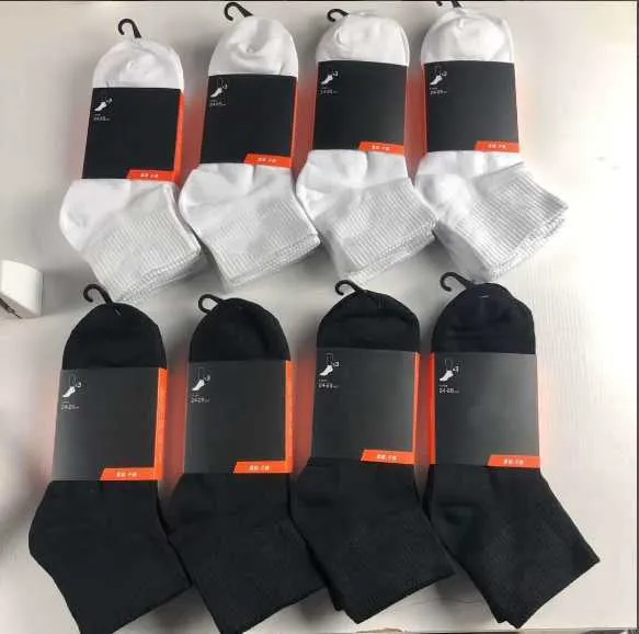 Chaussettes masculines pour hommes chaussettes femmes de haute qualité coton entièrement correspondant la lettre de cheville classique respirante de basket-ball de football noir et blanc en gros dfgdfg