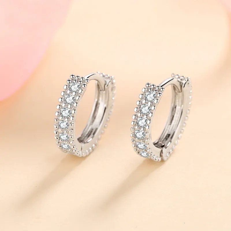 Boucles d'oreilles en argent 925 pour femmes incrustées de diamants de couleur D Simulation petits bijoux fins frais avec boîte-cadeau 221119