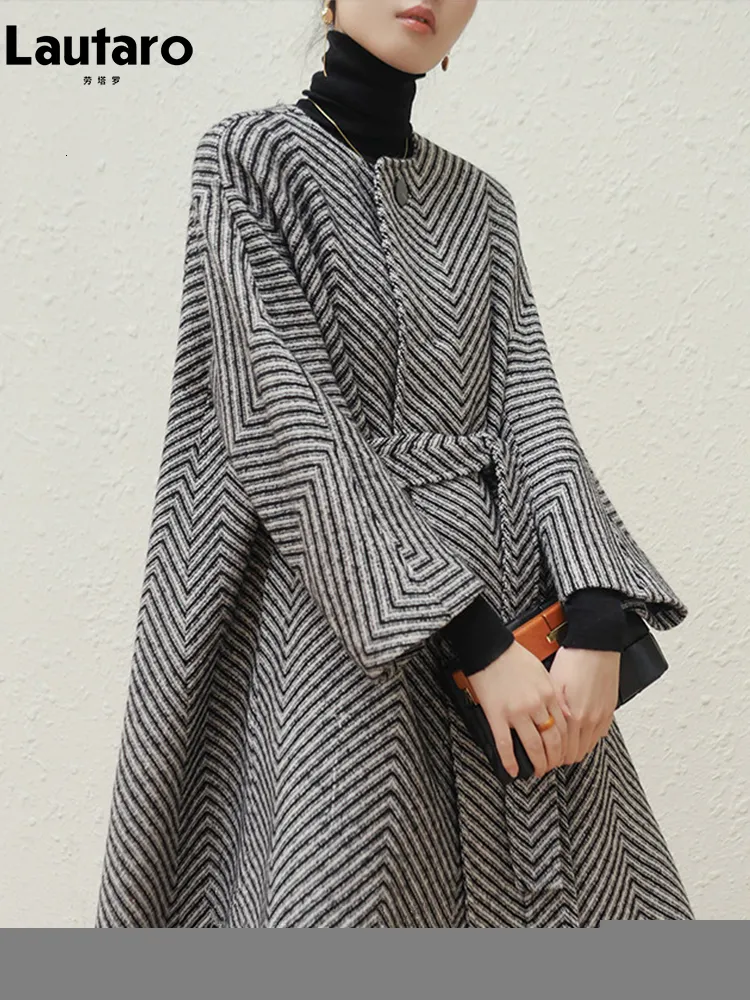 Women Blends Lautaro Autumn Winter Black and White Zigzag Woolen Coat Women Sashes A Line Loose Elegant Stylish Runway Korean Fashion 221119