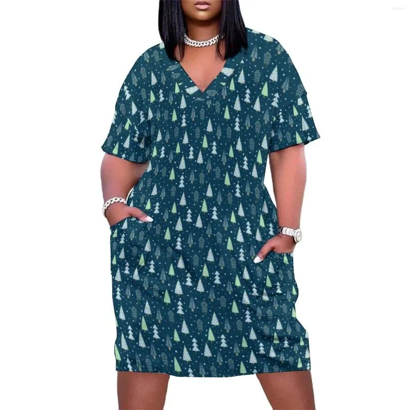 Plus Size Kleider Waldbäume Kleid V-Ausschnitt Modern Winter Weihnachten Kawaii Lady Street Fashion Grafik Lässig mit Taschen