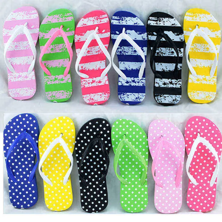 2022 Zomer vrouwen slippers gestreepte slippers platte huis hotel snoepkleur outdoor mannen schoenen vrouw strandschoenen niet -slip sandalen J220716