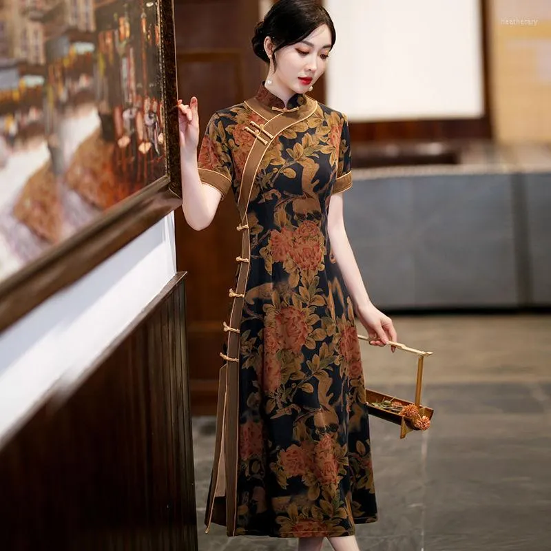 Vêtements ethniques 2022 été amélioré chinois Qipao tempérament à manches courtes lâche rétro élégant long imprimé Cheongsam robe pour les femmes G780