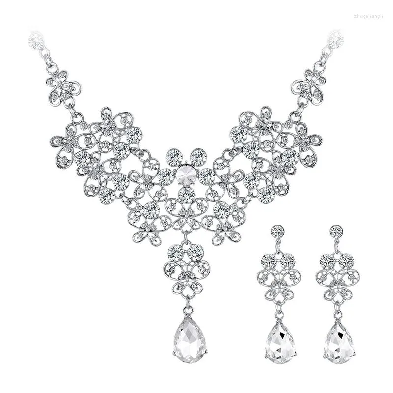 Boucles d'oreilles pendantes, ensembles de bijoux de mariage pour femmes charmantes, accessoires, collier en verre strass et cristal, couleur argent