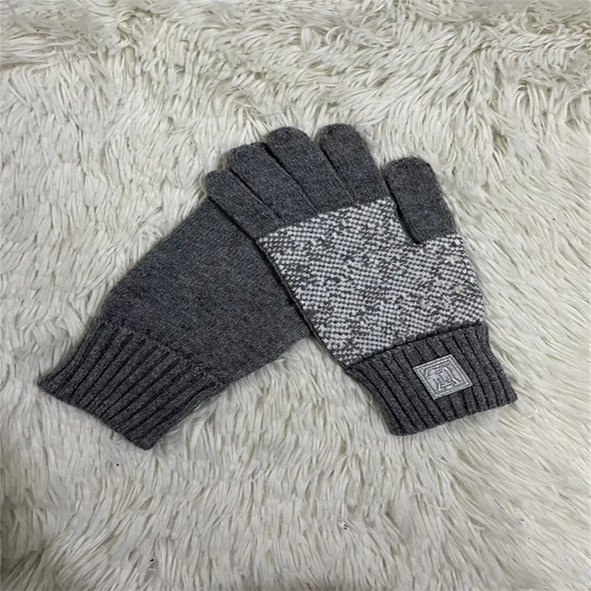 NEW 2023 Autumn solid color gloves European American designers for men womens touch screen glove winter fashion mobile smartphone five finger mittens