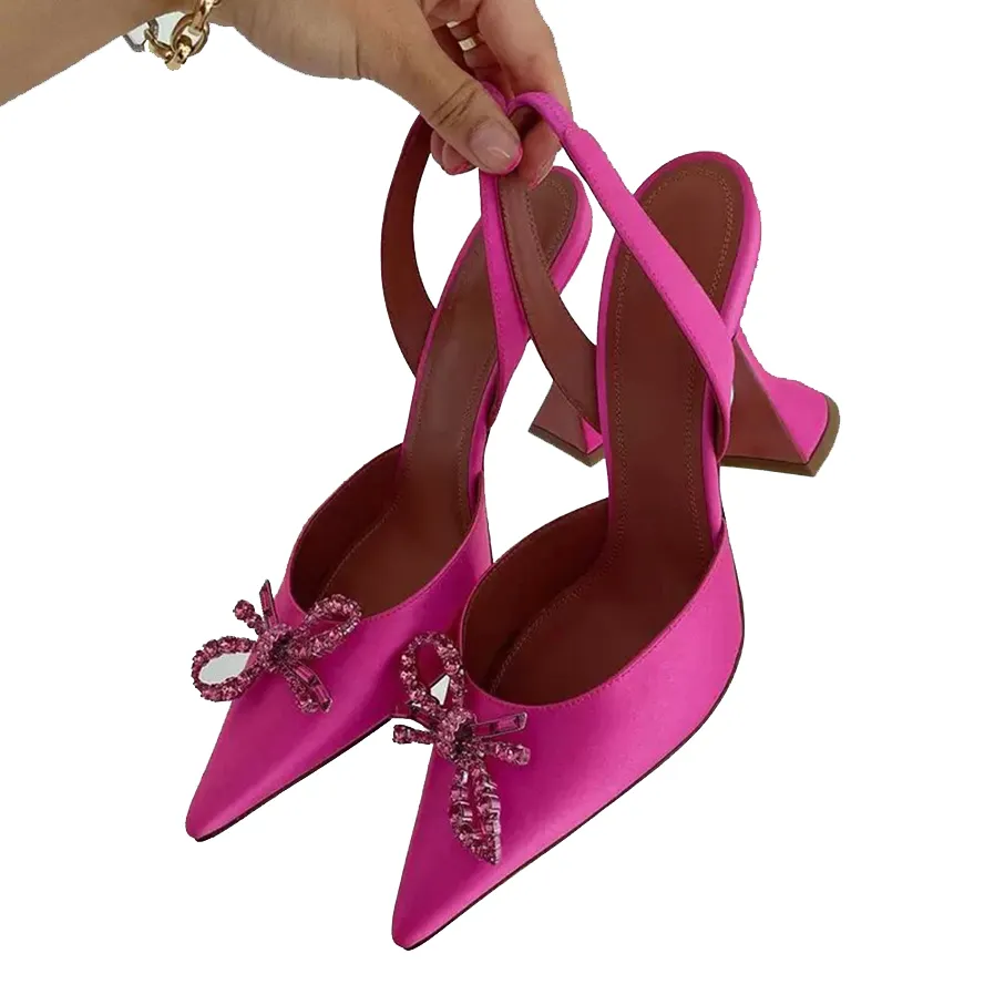 Sandali Scarpe con tacco Scarpa elegante Farfalla di lusso Fibbia per gioielli in cristallo satinato lucido Sandalo in Pcv con girasole a punta sexy