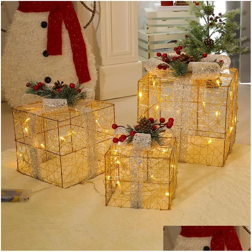 Decorazioni natalizie Decorazioni natalizie 3 pezzi / set Decorazione Confezione regalo Ornamenti per alberi Ferro luminoso Art Home Outdoor Mall Drop Del Dh0Yt