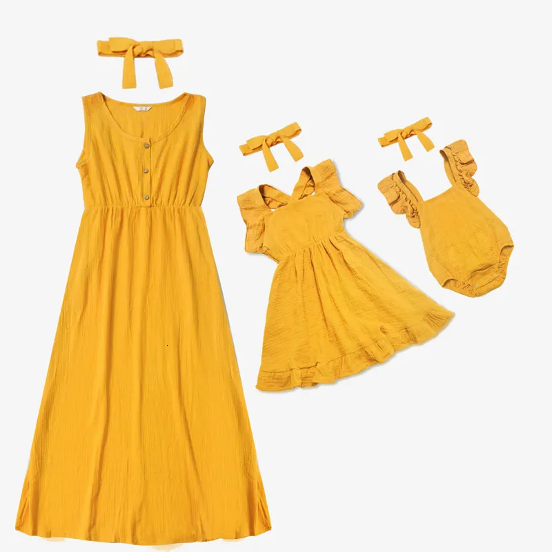 Roupas familiares de roupas de verão Mãe e Dressher Dress Dressa de Natal Mamãe e eu Roupas crianças Vestido 221122