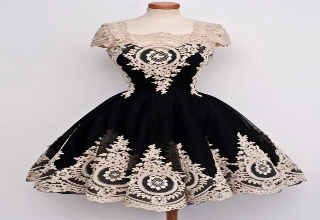 高校卒業ドレス2019 Vestidos de 15 Anos Corto Vintage Black Short Homecoming Dresses with Laceアップリケ3709743