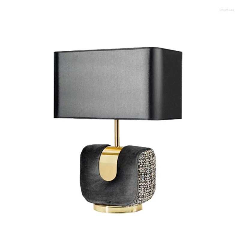 Настольные лампы Post Modern Fashion Lamp Высококачественная ткани