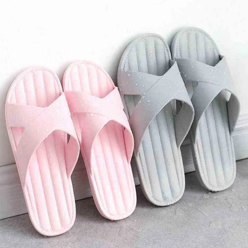 Bref Soft Sole Designer Marque Femmes Sandales En Plein Air Plage Plat Femme Diapositives Salle De Bain Antidérapant Couple Pantoufles Été Nouveau 2022 J220716