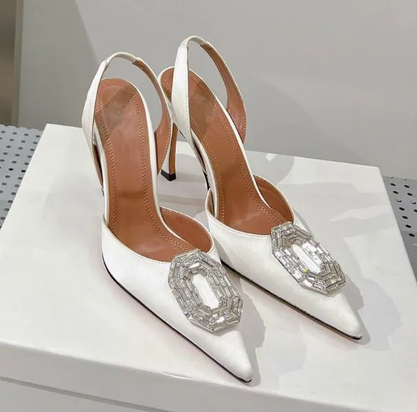 Sandaler Amina Muaddi Satin High Heel Shoes and Sandals Women Square Buckle Rhinestone Hollow Party Holiday Lady Crystal Highheeled Sandals 3442 J230525