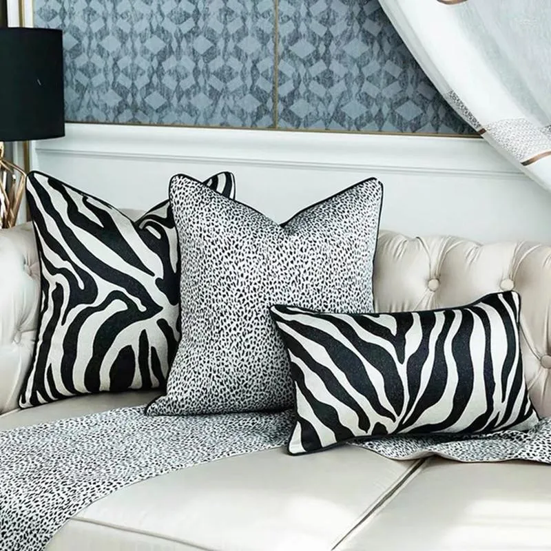 Sofá de luxo de travesseiro Sofá decorativo elegante para a cama de cadeira 30 45 50 Planta de zebra dourada preta