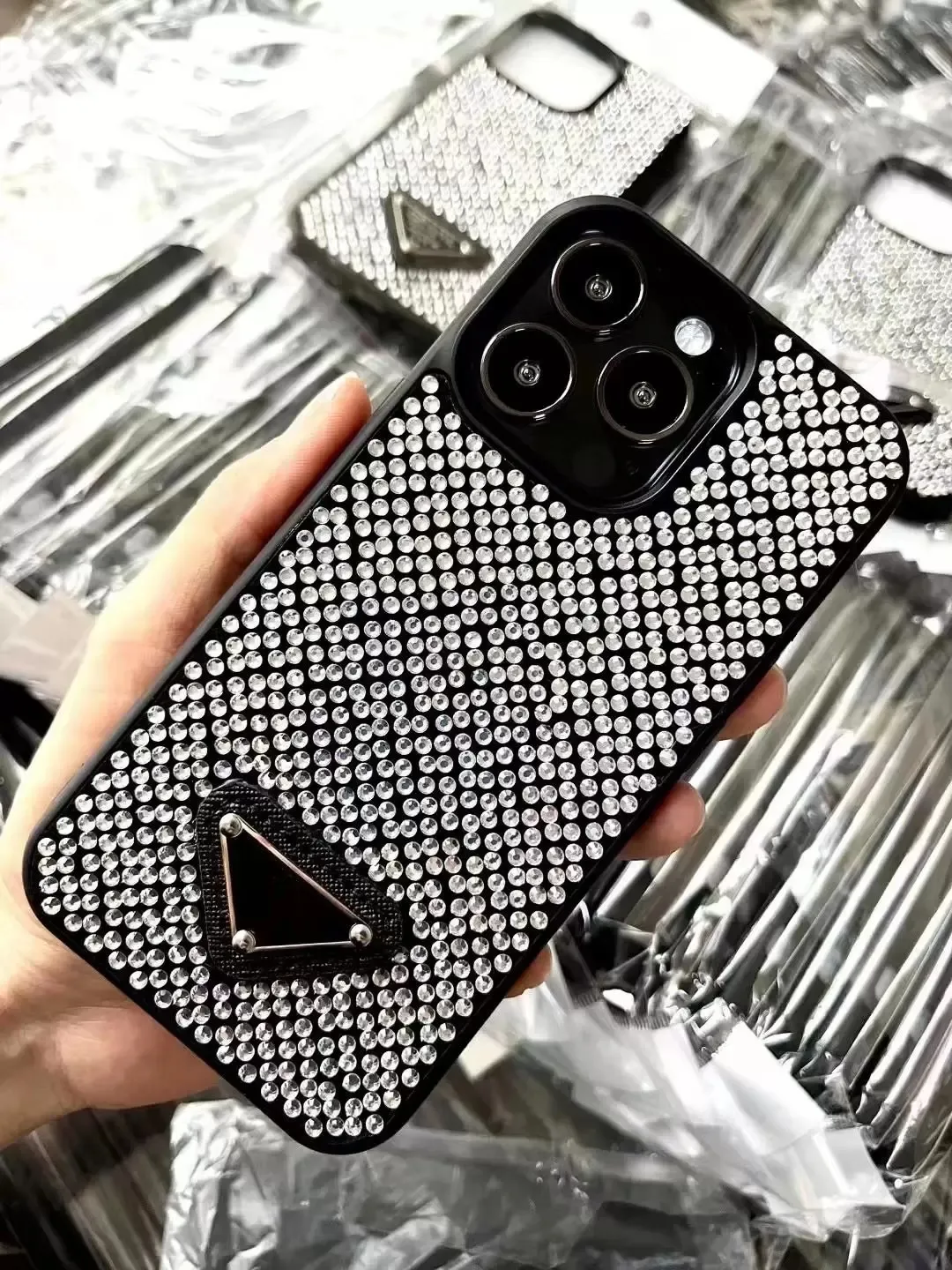 Telefon Kılıfı Lüks Glitter iPhone Kılıfları 15 Pro Max 14 Plus Case 13 12 11 Moda Tasarımcı Bling Köpüklü Rhinestone Elmas Jeweled 3D Kristal Kadınlar Geri