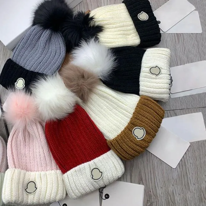 50� desconto no gabinete de peêbola moda Designer de chapéu quente boné de inverno Caps de inverno para mulher 6 cores