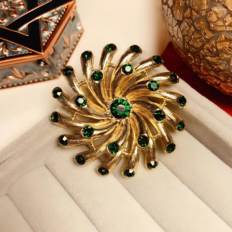 دبابيس Cindy Xiang Green Color Rhinestone Flower for Women Vintage Coat Jewelry Design Winter Quality