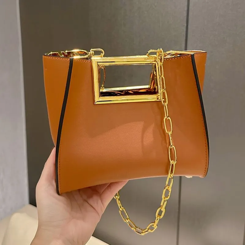 Tasarımcı Çantalar Klasik Çantalar Lüks Marka Üst Calfskin Kadın Omuz Crossbody Çantalar Moda Lady Mini Tote Alışveriş Çantası Kutu Zinciri Deri Çift Kayış