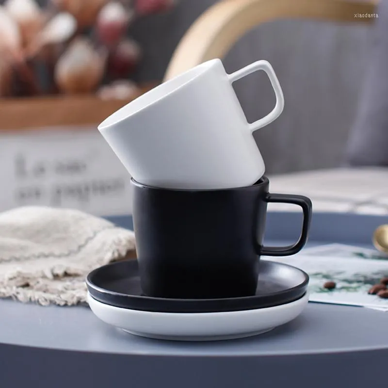 Tasses 250ml Simple Art Céramique Givrée Noir Et Blanc Tasse À Café Soucoupe Ensemble Anglais Après-midi Thé Cappuccino Latte Couple Tasse