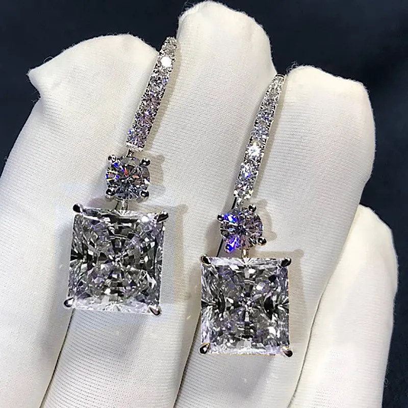 Urok Radiant Cut 3CT Lab Diamond Dangle Earring Real 925 Srebrna biżuteria przyjęcie ślubne Kolczyki dla kobiet prezent dla nowożeńców 221119