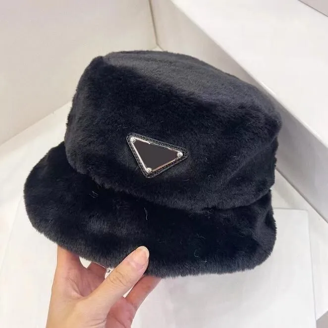 Women Triangle Printed Bucket Hats Unisex Autumn Winter Sports Hat Faux Fur Fluffy Velvet Fedoras Outdoor Foldable Fisherman Hat Beach Cap