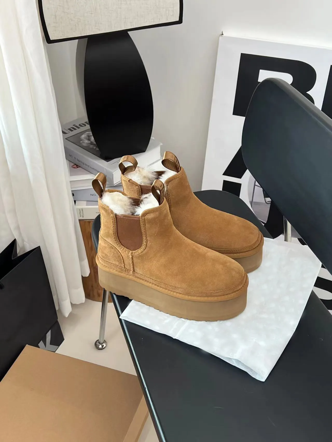 2022 Australia Women Boot Designer Tasman Snow Winter Boots Fashion Ladies Platform Fur Pantofole Classic Mini Suede Stivaletti alla caviglia in lana di pecora