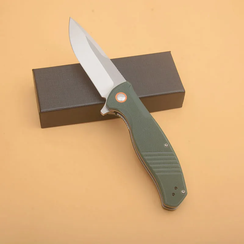 Hot G1126 Flipper Couteau pliant D2 Satin Drop Point Blade Green G10 avec poignée en acier inoxydable Roulement à billes Ouverture rapide EDC Couteaux de dossier de poche