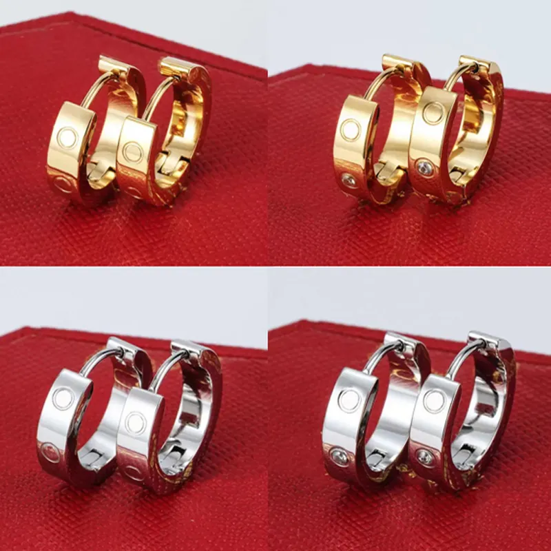 Gold Diamond Stud Titanium Steel Love örhängen för kvinnor utsökta enkelt mode med väska