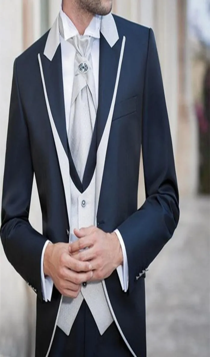 Br￶llopsm￤n kostymer 2019 Tv￥delt brudgummen Tuxedos Peaked Lapel Slim Fit Men Party Suit Custom Made Groomsmen Suits Jacketpantsvest