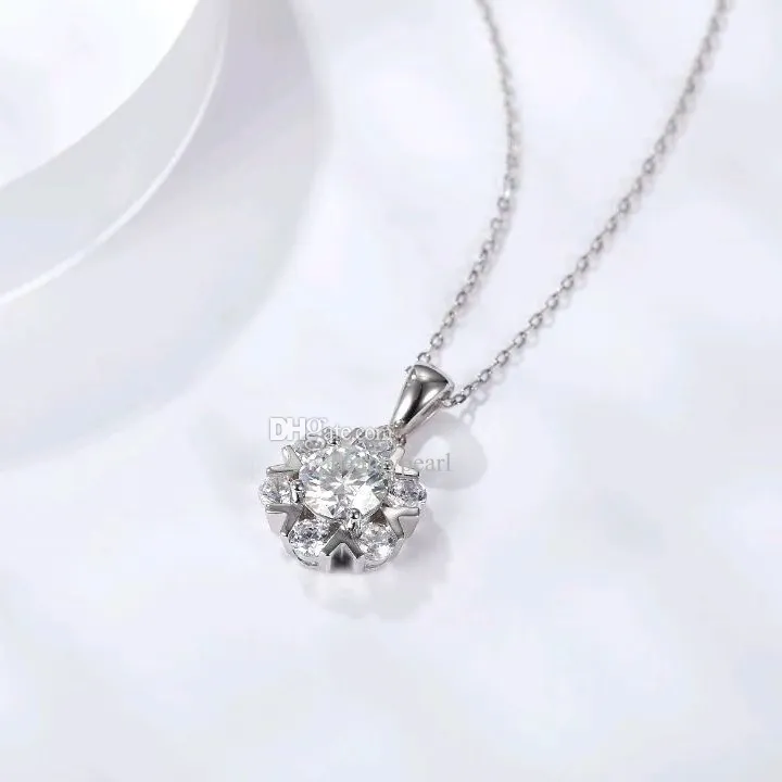 قلادة قلادة Moissanite 925 الجنيه الفضية الفضية الذهب الأبيض الطلاء Moissanites المثلجة خارج المعلقات الثلجية