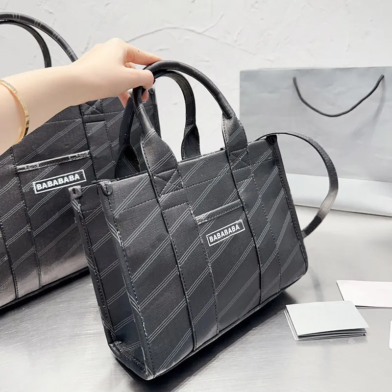 Designerskie torby na torby damskie torebka crossbody Stylowa skórzana torebki zakupowe Męskie klasyczne listy torby torby o wysokiej pojemności torebka na ramię 27 cm