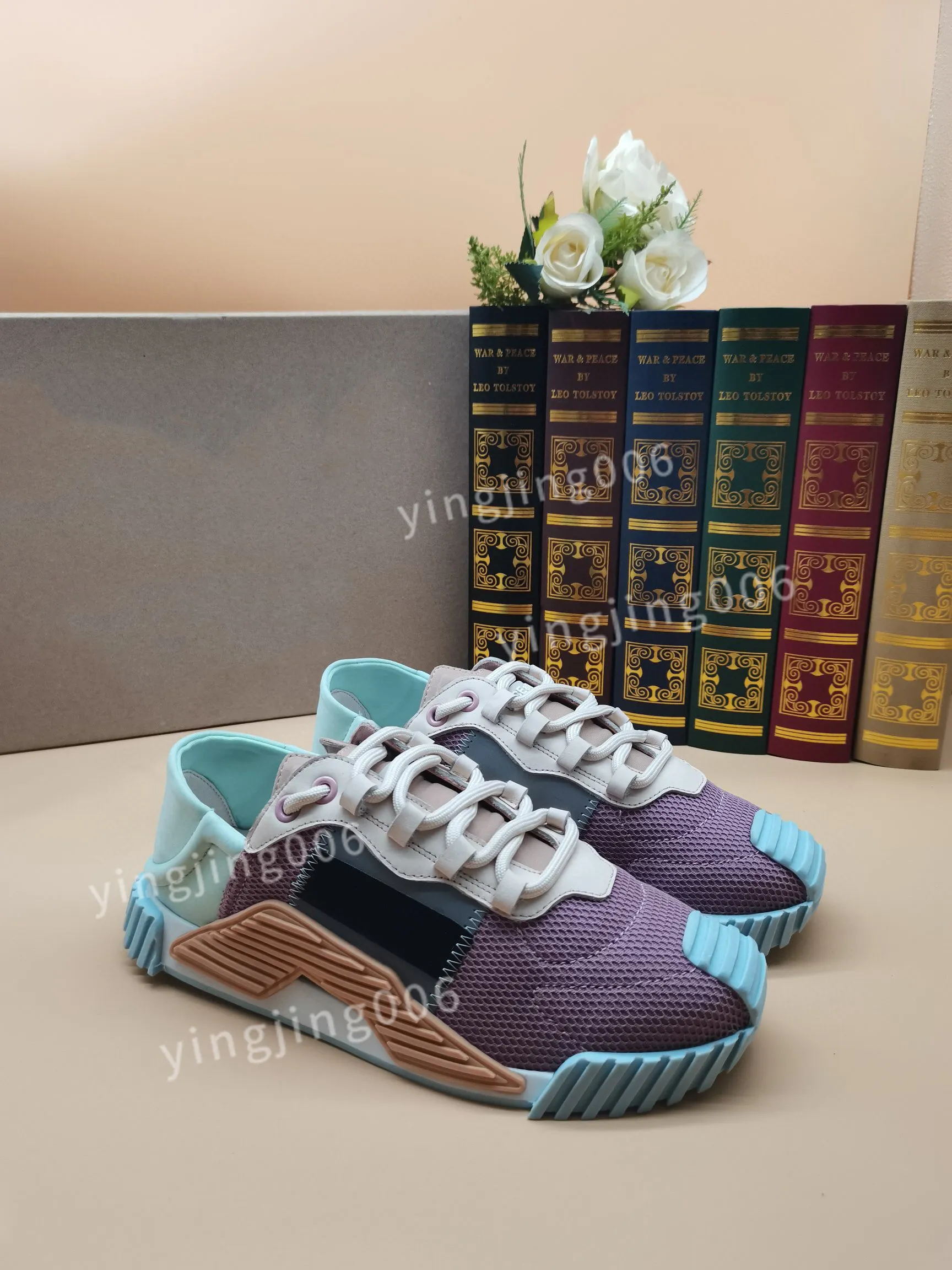 2023 Herr Italien Bee Casual Shoes Women White Flat Leather Shoe Green Red Stripe Embroidered Tiger Snake Couples Trainers Des Chaussures BN220303