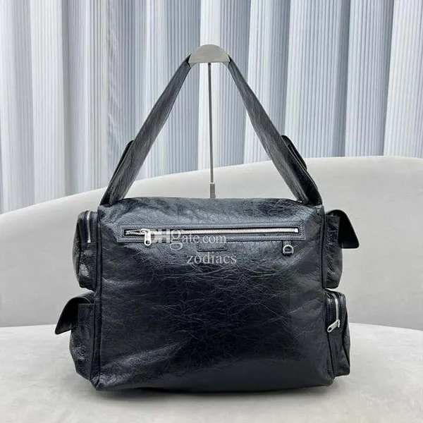 バッグ BALENCIAGA super busy large sling bag Balenciaga Men's' Superbusy Large Sling Bag in Black | LN-CC®