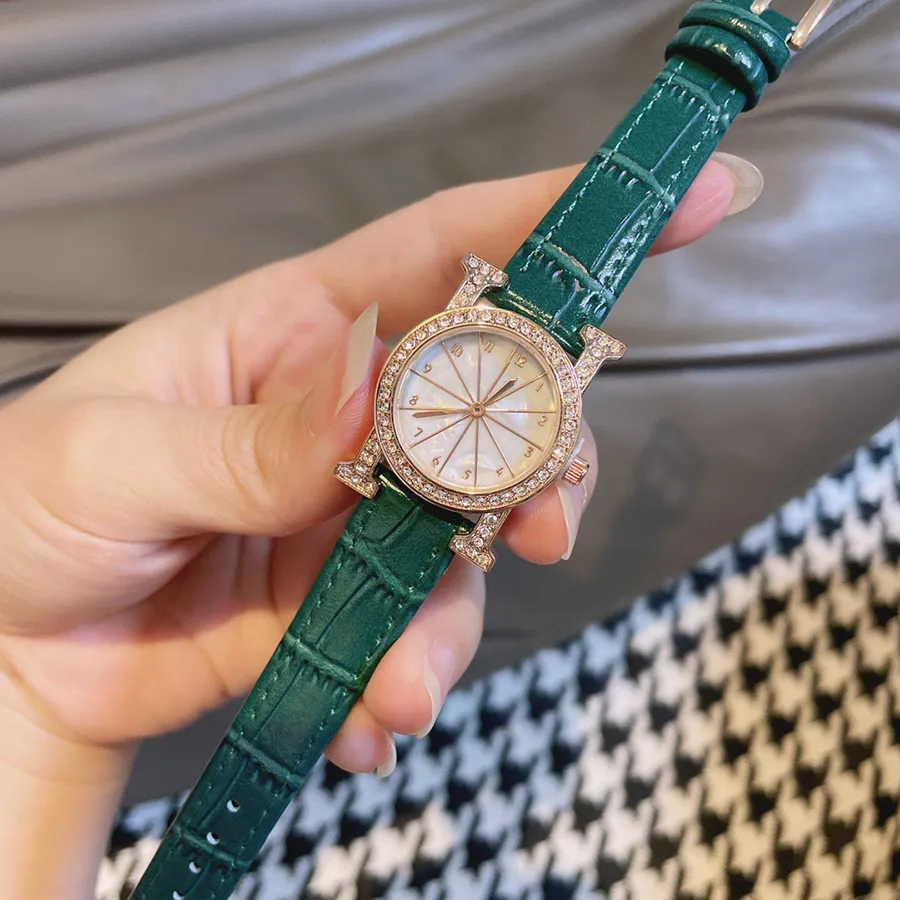 Luxury Crystal Style Leather Strap Quartz Womens Wristwatch