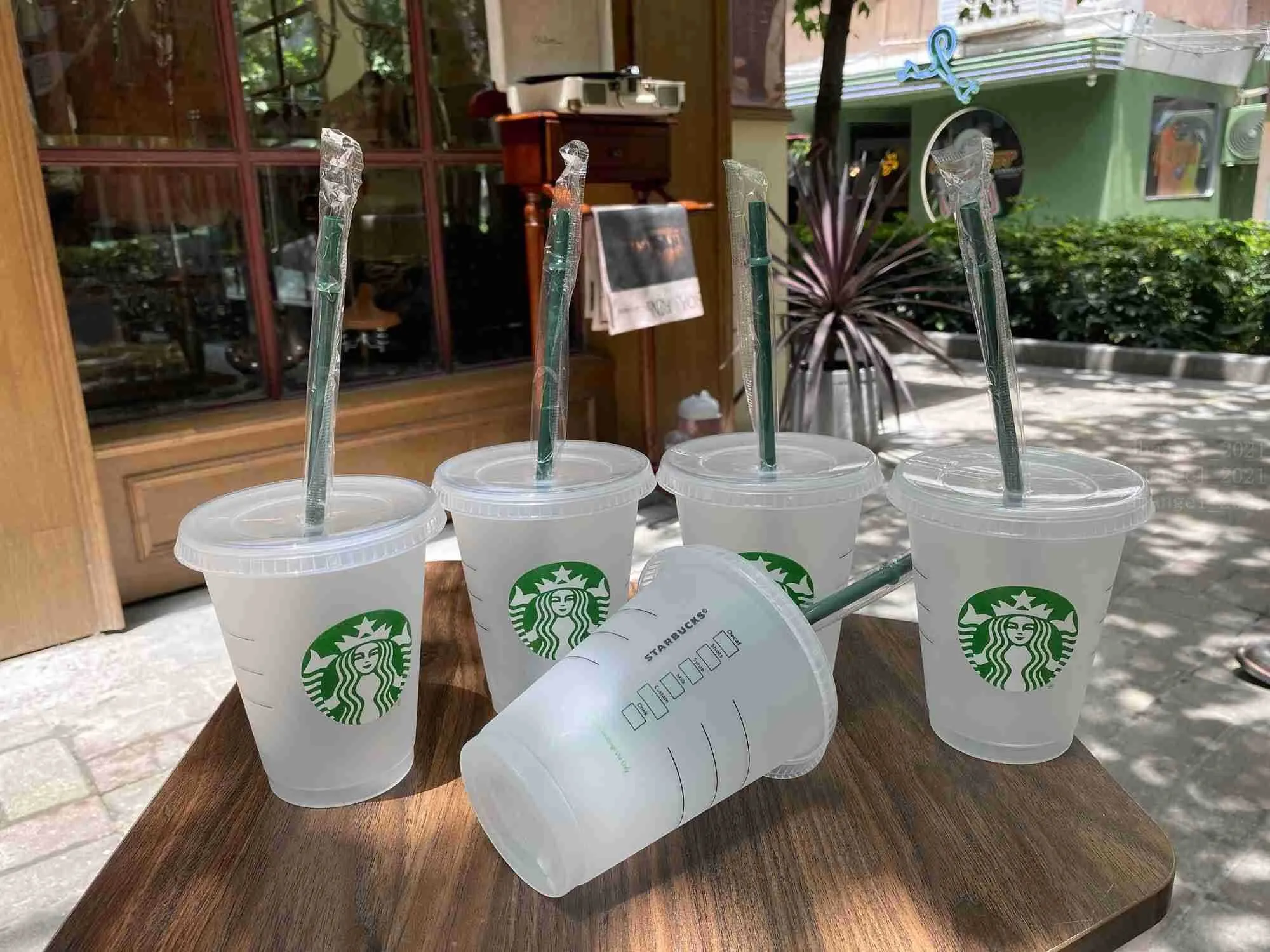 Starbucks Mugs 24oz 16oz Plastic Tumbler Reusable Clear Drinking Flat Bottom Cups Pillar Shape Lid Straw Cup Bardian Free DHL